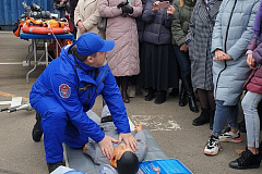 Провели для работников МОСГАЗ занятия по безопасности на воде и мастер-классы по оказанию первой помощи пострадавшим.